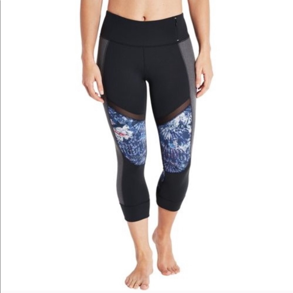 CALIA by Carrie Underwood Capri